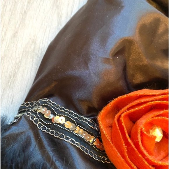 Halloween Witch Wreath - Picture 5 of 10